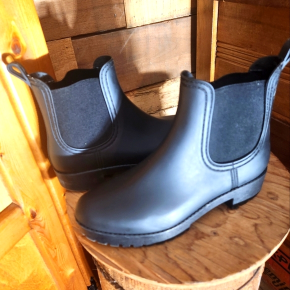 JEFFREY CAMPBELL BLACK MATTE CLOUDY WATERPROOF CHELSEA BOOTS-SEE DESCRIPTION - Picture 3 of 10